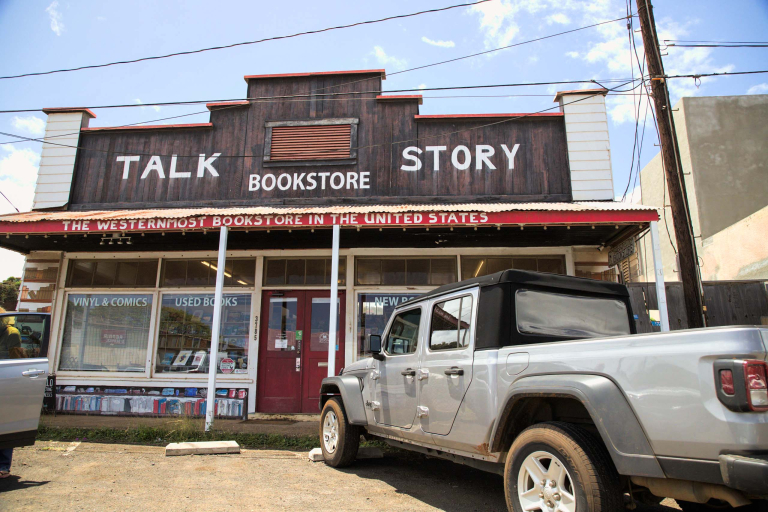 visit hanapepe town book store