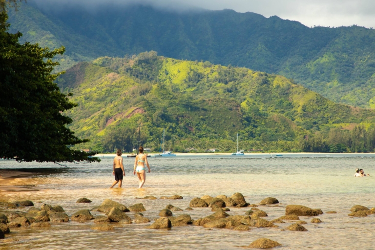 Kauai HanaleiBeach couple Hanalei relaxing 